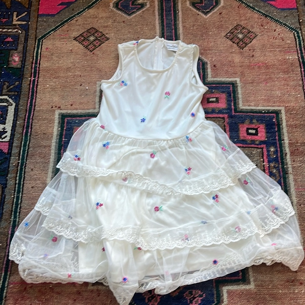 Rare Editions White dress embroidered with flowers.